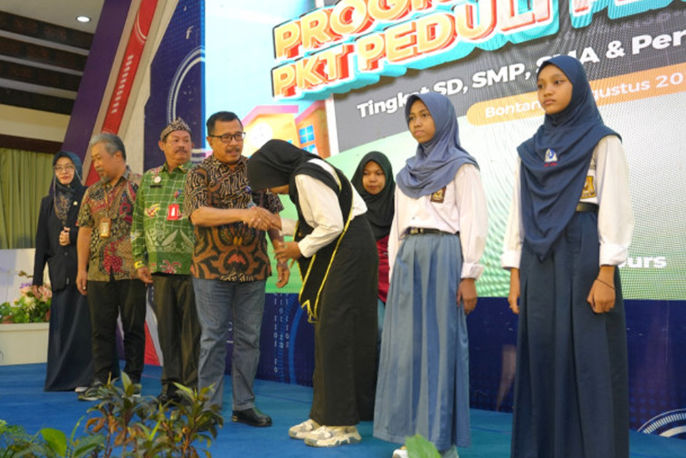 Merdeka Pendidikan untuk Anak Negeri, Pupuk Kaltim Salurkan Beasiswa Rp3,8 Miliar
